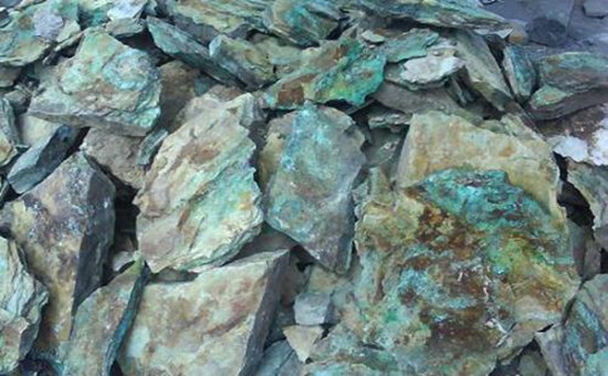 中国有色矿业受益于进口整车关税下调 电动车电池需求与金属矿石市场迎来新契机